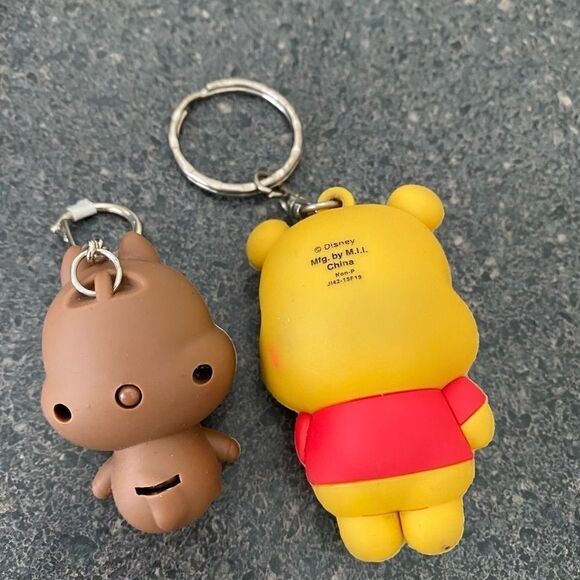 Disney keychain lot of 2 - Picture 4 of 4